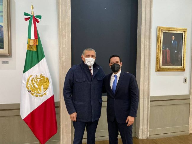 Vila se reúne con funcionarios federales para tratar proyectos en Yucatán